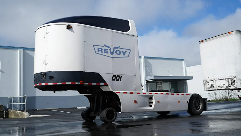 Battery-Powered Semi Truck ‘Backpack’ Converts Diesel Big Rigs to Hybrids. But Why?