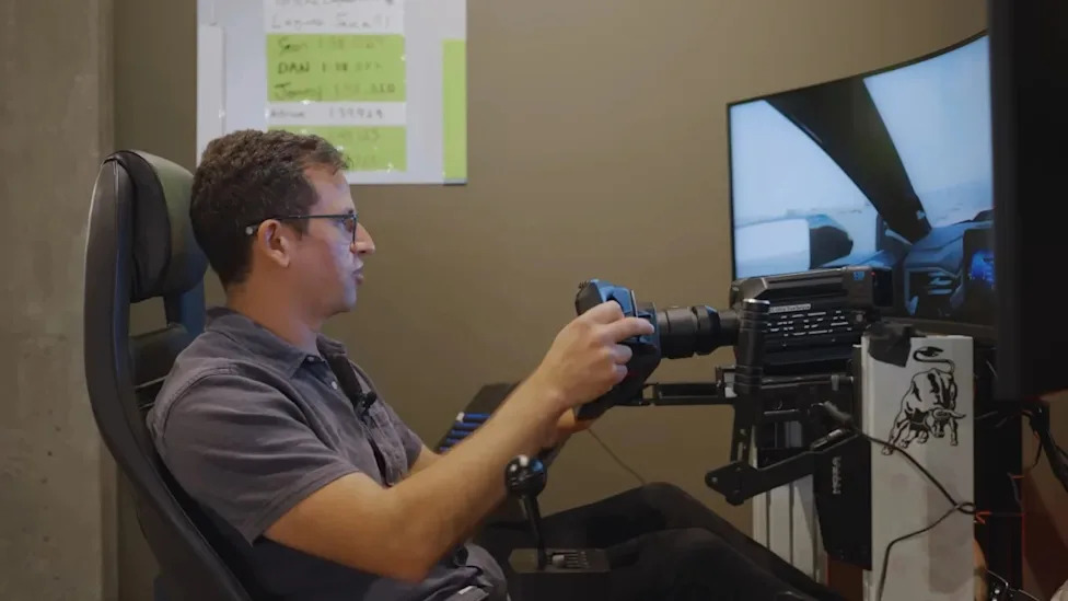 This Is How a Simulator Compares to a Real Track-Day Experience