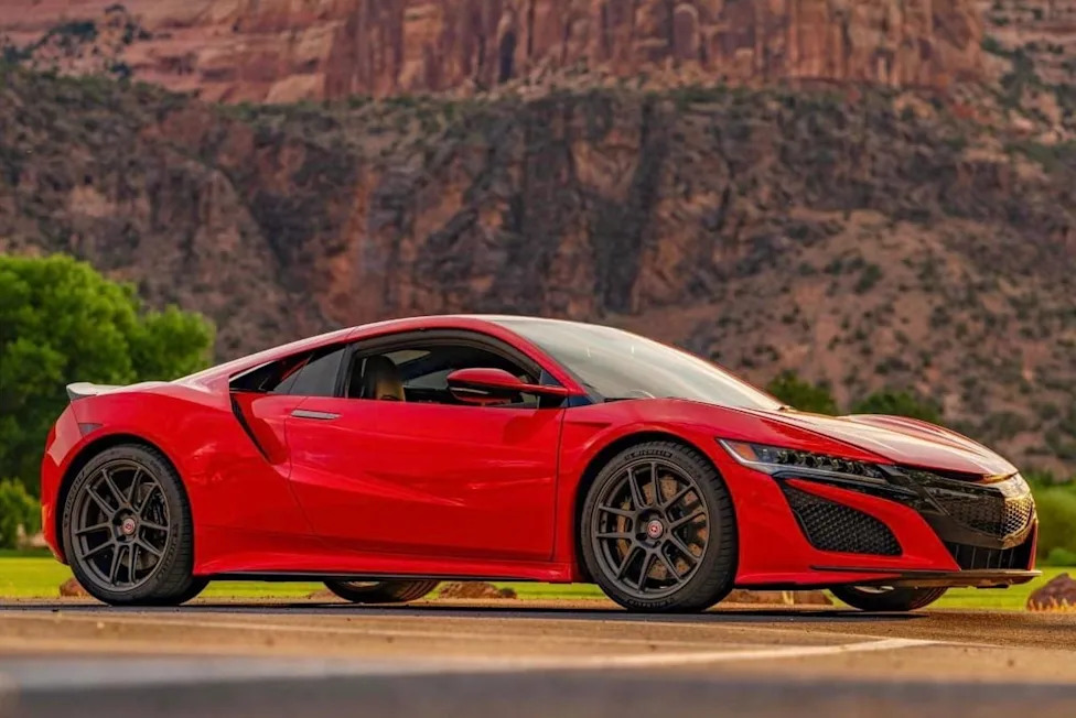 This Modified 2017 Acura NSX on Cars &amp; Bids Is a Carbon-Fiber Hybrid Supercar Bargain