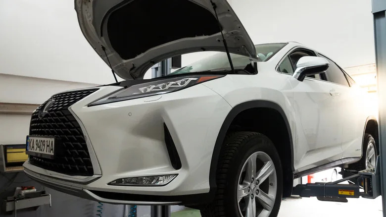 Can I Get My Lexus Serviced At A Toyota Dealership?