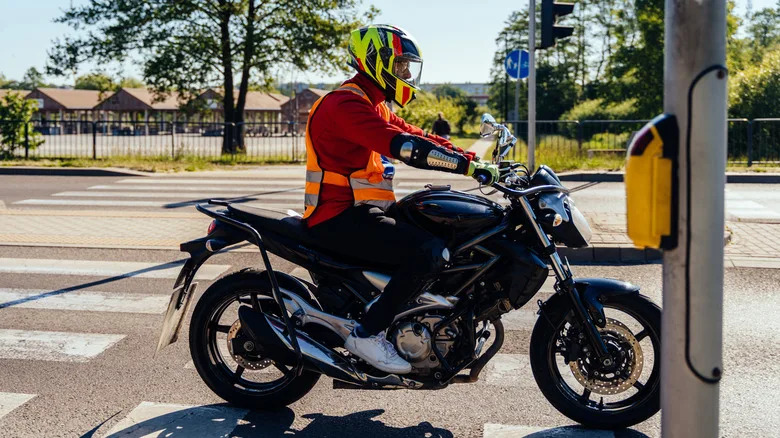 Dead Red Laws: Every US State Where It's Legal For Motorcycles To Run A Red Light
