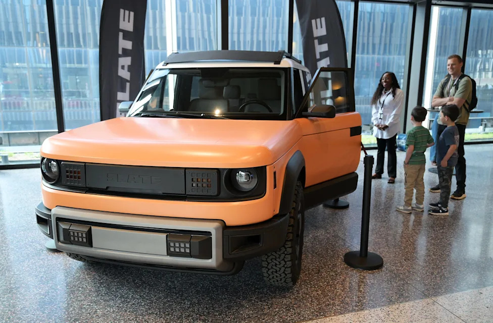No screen, crank windows: Michigan's Slate prices new electric pickup