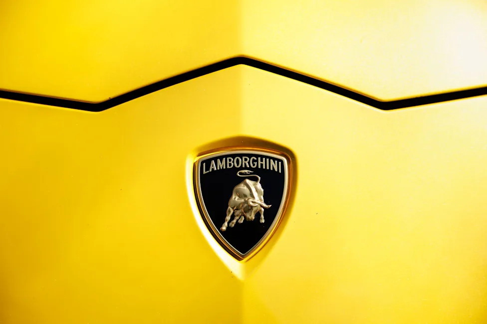 Lamborghini pays tribute to Miura with special-edition Revuelto