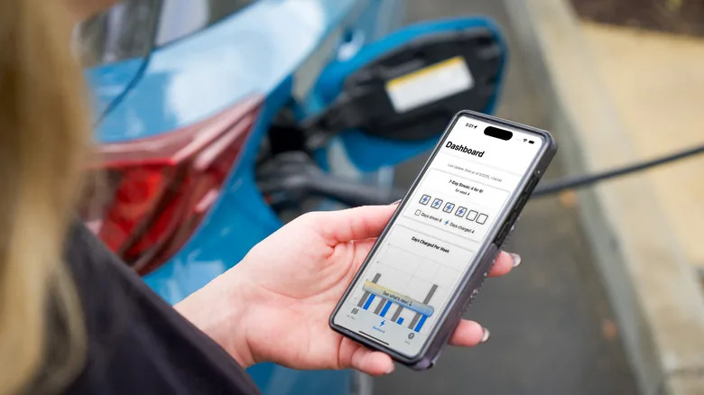 Toyota Has A Fix For Forgetful Drivers Who Never Plug In Their Hybrids