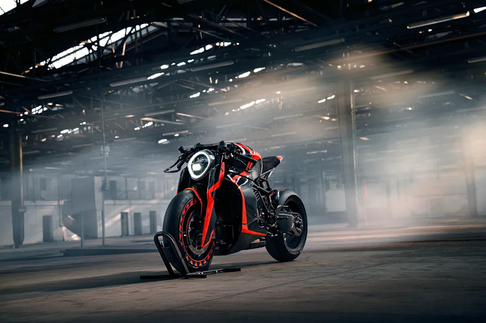 Diamond Atelier's DA#22 Ultron Is a 205-HP Hyperbike With a Titanium Exhaust That Was Grown, Not Welded