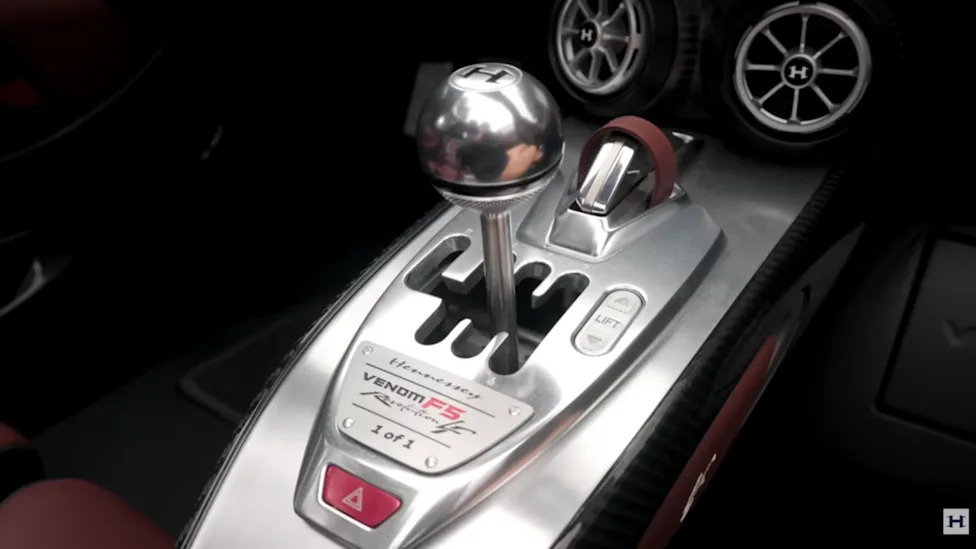 Japanese Study Claims Driving A Manual Transmission Keeps Your Brain Healthy