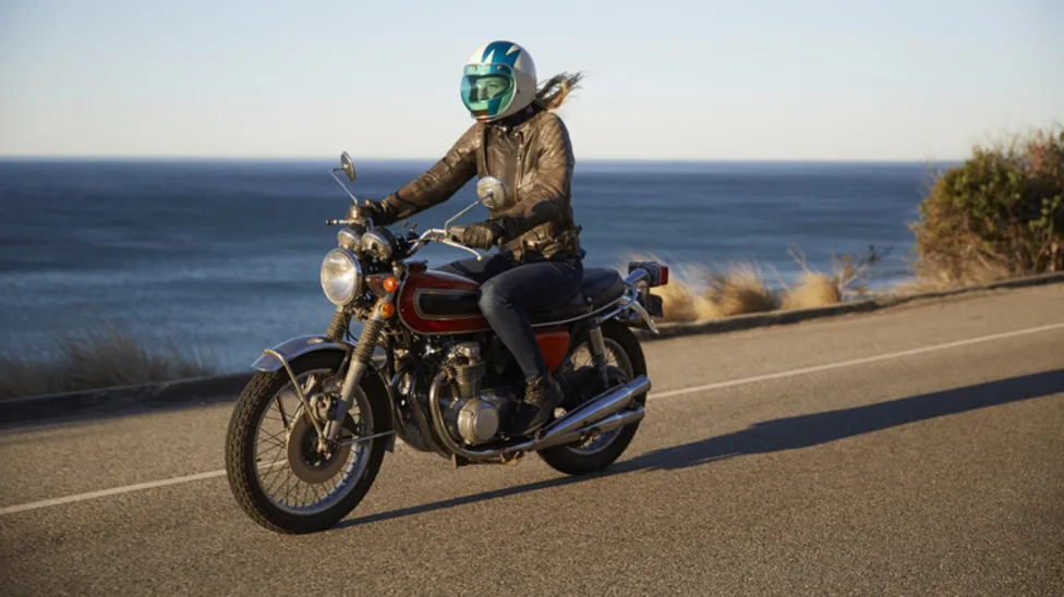 How To Avoid Wrist Pain While Riding A Motorcycle