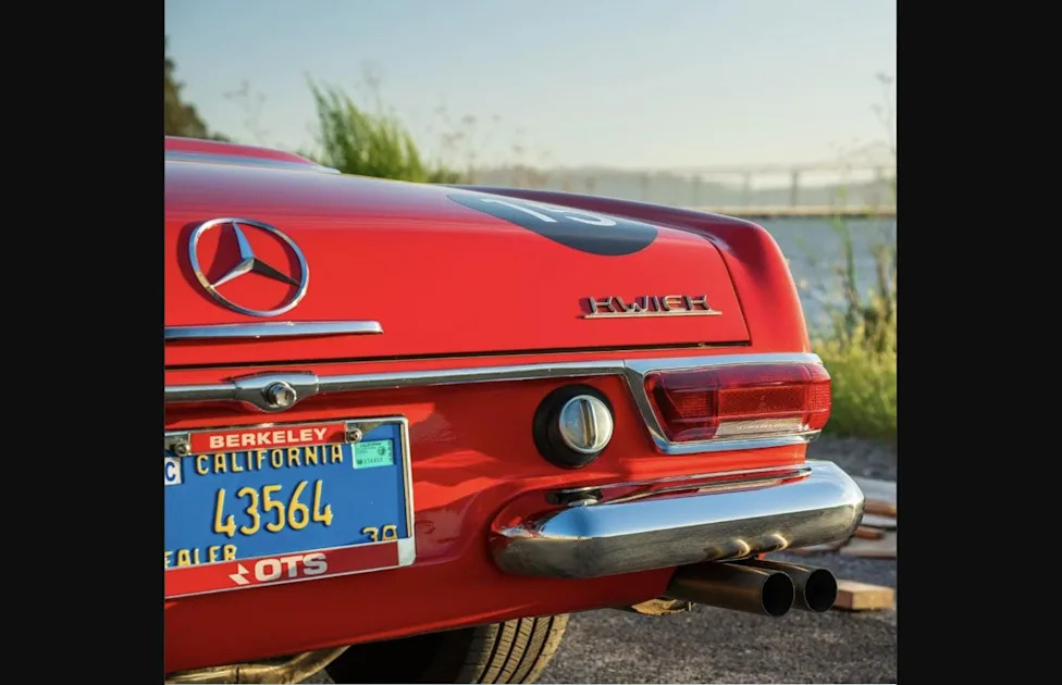 This AMG V8-Swapped 1963 Mercedes-Benz 230SL Pagoda Hides 354 HP And A Manual Gearbox