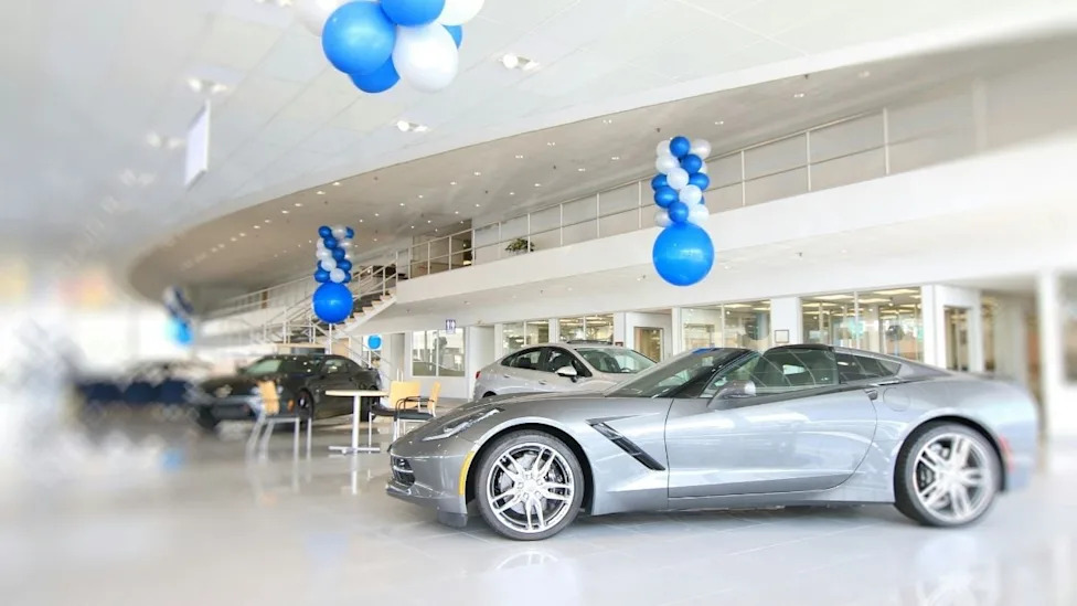 Car Salesman Explains Why Some Dealerships Leave Coins in the Ground