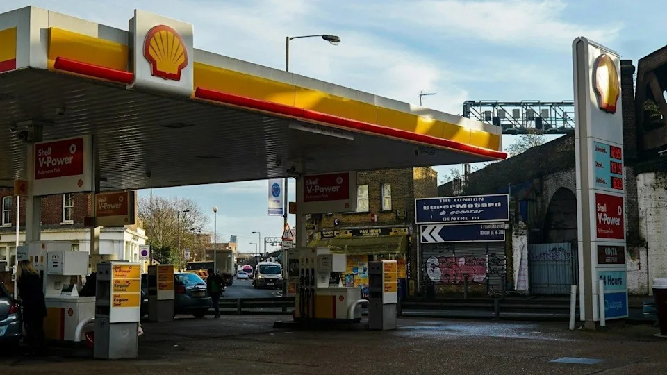 Gas Prices Mean It Now Costs Six Times More To Drive a Regular Car 1,000 Miles Versus an EV
