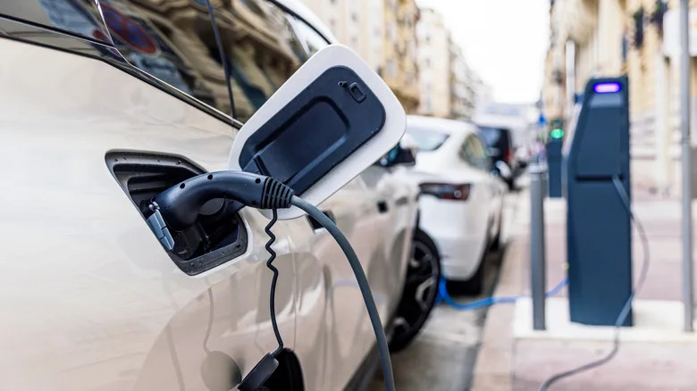 Why You Should Avoid Tires With High Rolling Resistance If You Drive An EV