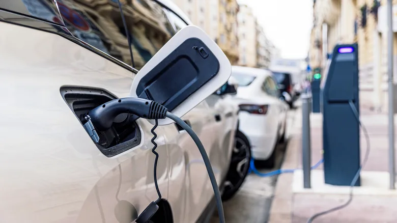 Why You Should Avoid Tires With High Rolling Resistance If You Drive An EV
