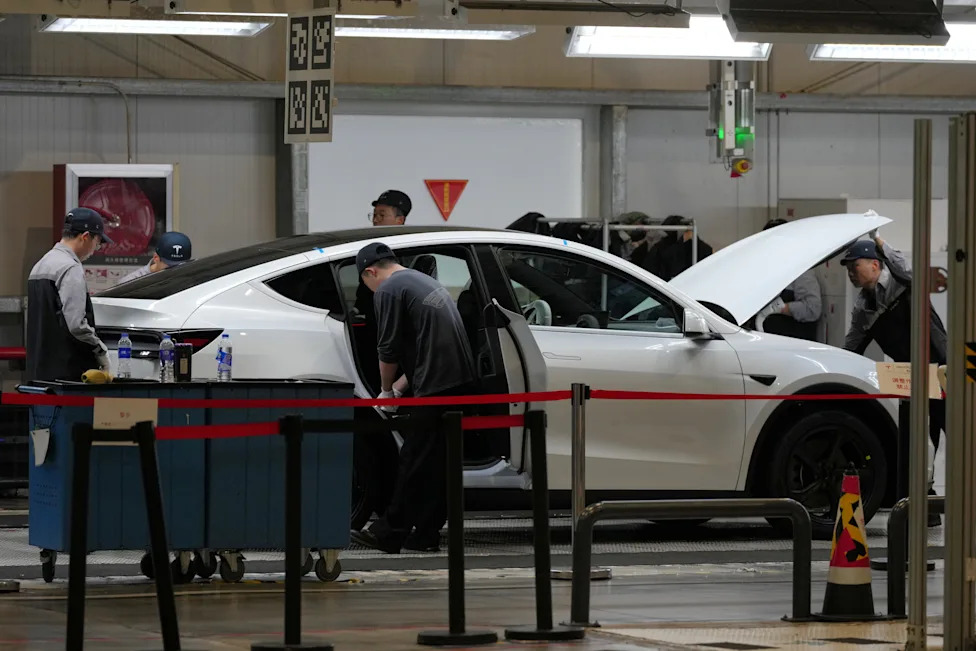 Tesla, Tesla recalls nearly 3M vehicles in China over door handle safety risks