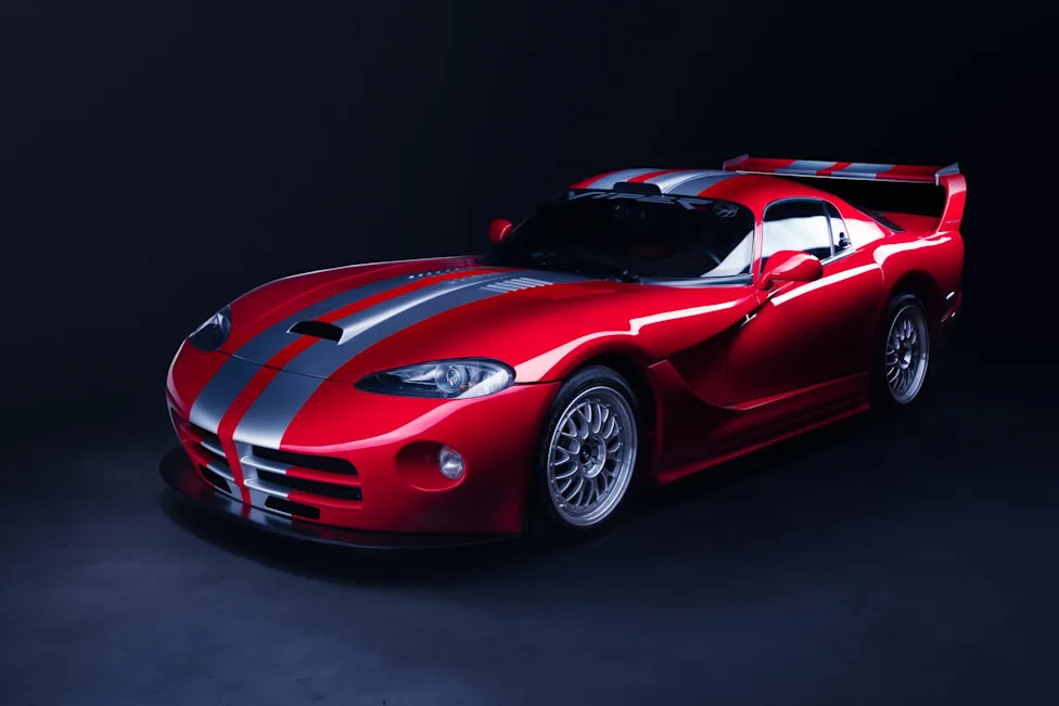 This 2,600-Mile 2001 Dodge Viper GTS Pairs an Autoform Widebody Kit With a Hennessey 650R V10