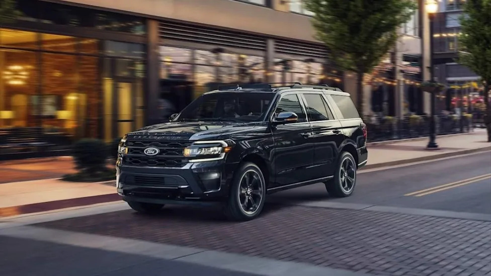 Woman Questions the Safety of the Ford Expedition After a Seatbelt Trapped Her Son