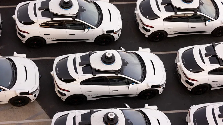Driverless Waymo Taxis Are Bugging Out In Atlanta
