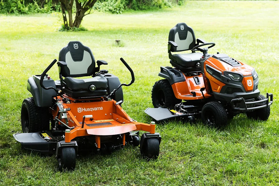 If You’re Choosing Between a Zero-Turn Mower and a Lawn Tractor, Get the Zero-Turn
