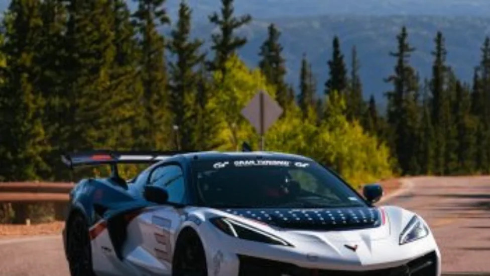 Chevrolet Corvette ZR1X Breaks Pikes Peak Hillclimb Record By Over 23 Seconds
