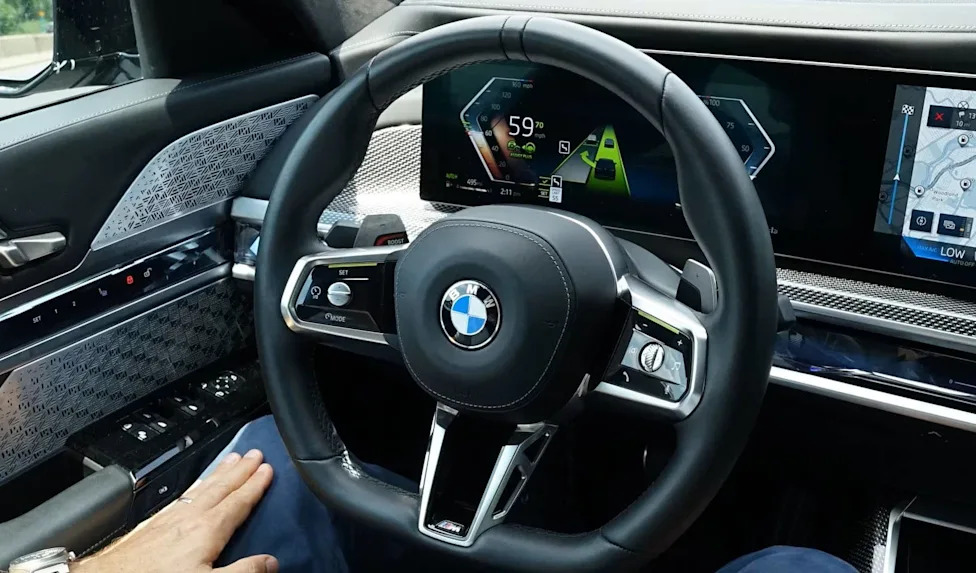 Automakers Keep Adding Tech, but Drivers Still Prefer the Basics