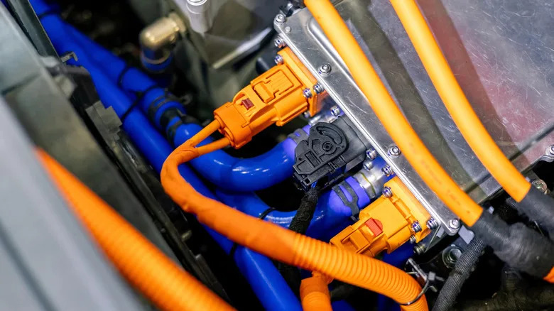 When (And Why) Did Automakers Switch To CAN Bus Systems For Vehicle Electronics?