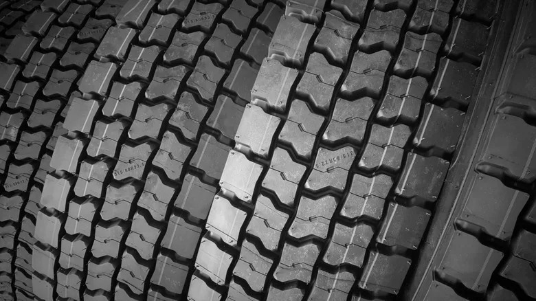 Can You Use Different Tread Patterns On Front And Rear Tires?