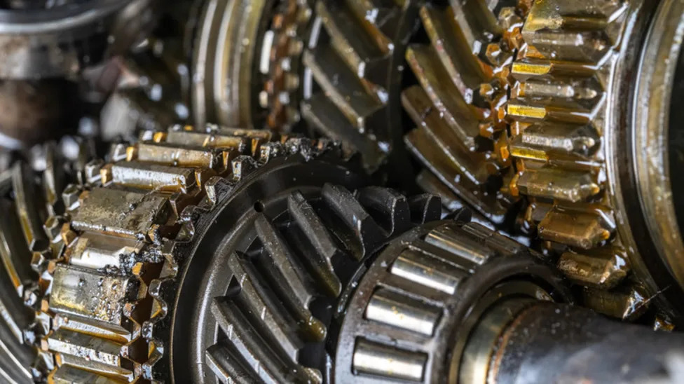 What Makes Gear Oil Smell So Different From Motor Oil?