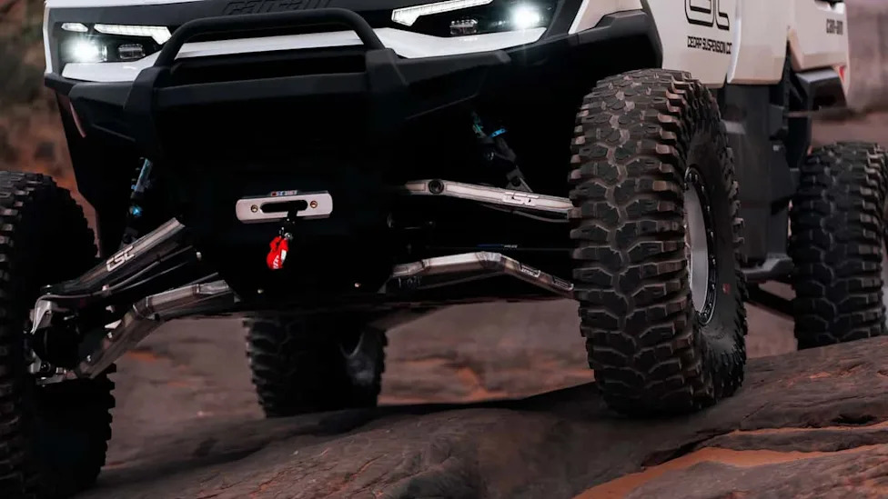 This Mid-Travel Kit Makes the New Can-Am Defender HD11 the Perfect Backcountry Companion