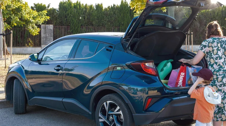 Here's How To Fix Common Power Tailgate (And Liftgate) Problems