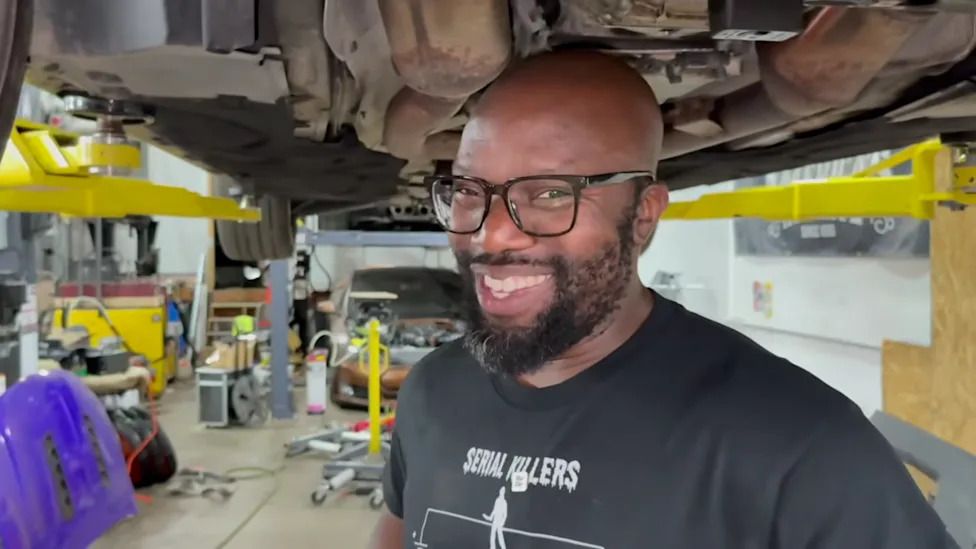 YouTuber Was Told His V12 Mercedes Needed A Transmission… He Fixed It For $50