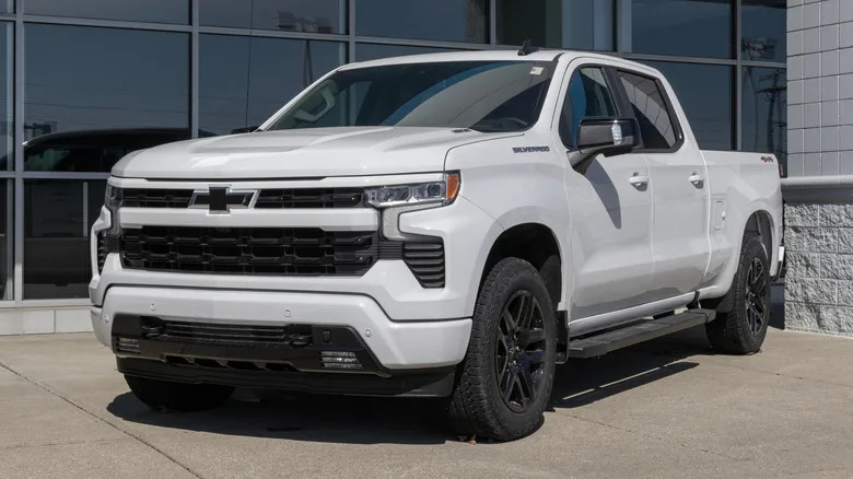 Why Did Older Chevrolet Trucks Have Square Wheel Wells (And Newer Models Don't)?