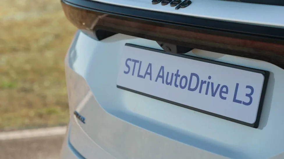Your Next Jeep Or Ram Could Get Tesla-Style Hands-Free Driving