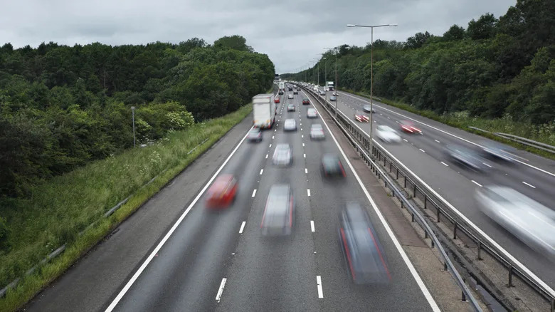 Highway Vs. Freeway: What's The Difference?