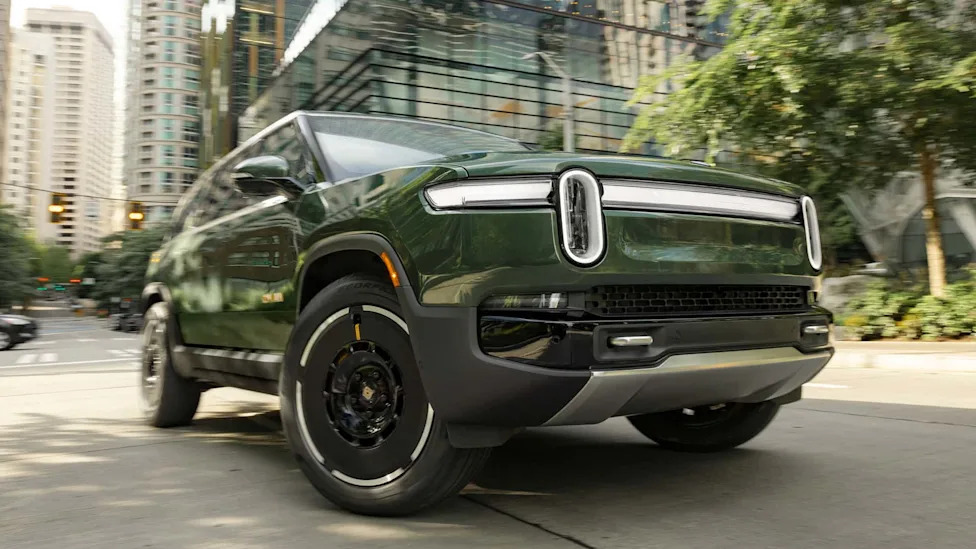 Rivian Is Recalling Over 30,000 R1S And R1T EVs Over Faulty Indicators