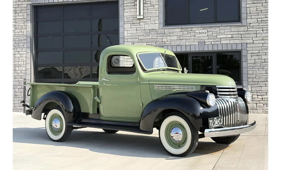 Chevrolet, This 39-Years-Owned 1946 Chevrolet Half-Ton Pickup Is Chasing Bids on Hagerty Marketplace
