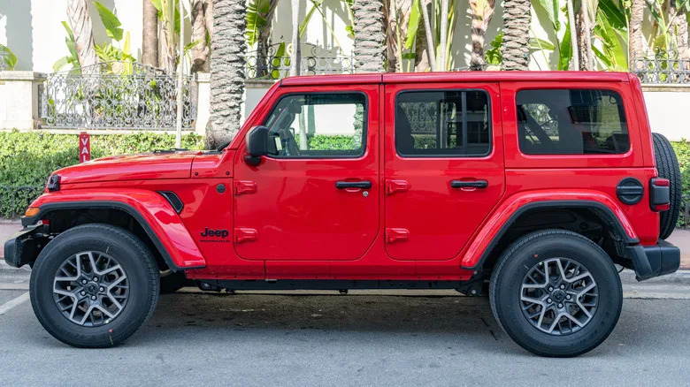 Jeep Calls The Wrangler An SUV, But Much Of The Internet Begs To Differ