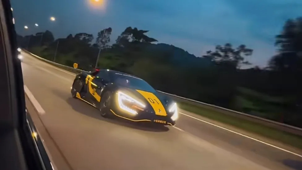 "Bro Really Said 'Yipee'": Yangwang U9 Xtreme Filmed Jumping Mid-Drive on Highway, and the Internet Cannot Handle It