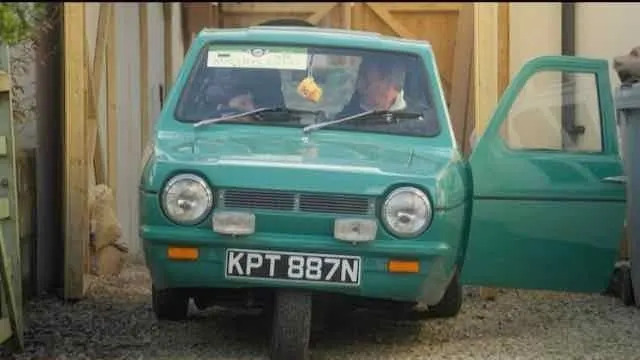 Car fanatic, 10, surprised with dream Reliant Robin