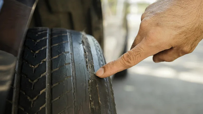 What Are The Warning Signs Of A Tire Blowout? Here's What To Look For