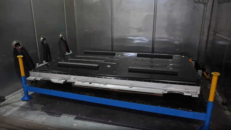 Hongqi, Battery, Hongqi Claims an EV Battery That Charges to 70% in Under 4 Minutes