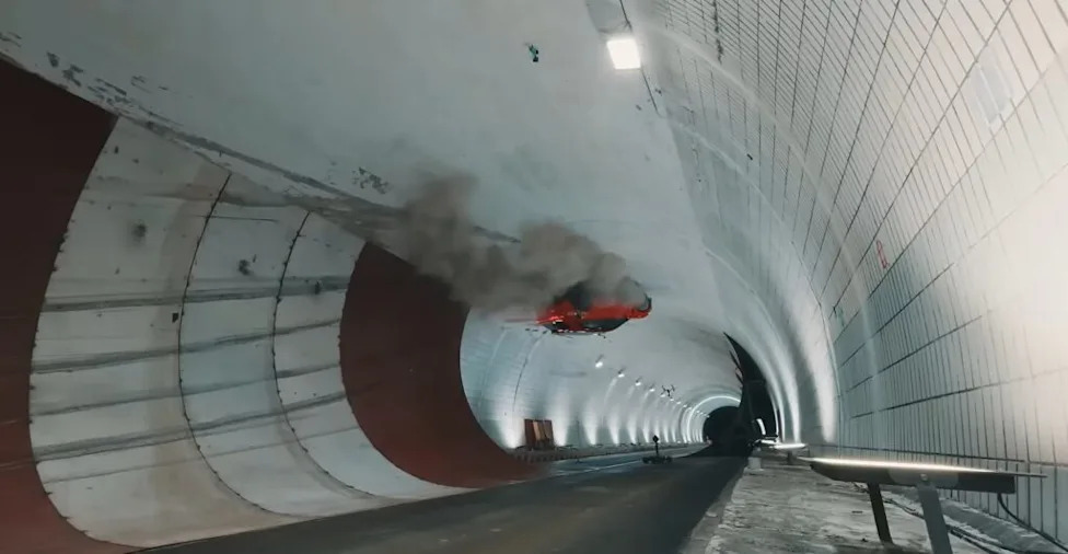This SUV Just Recreated Schumacher’s Legendary 360-Degree Tunel Loop Stunt — For Real This Time