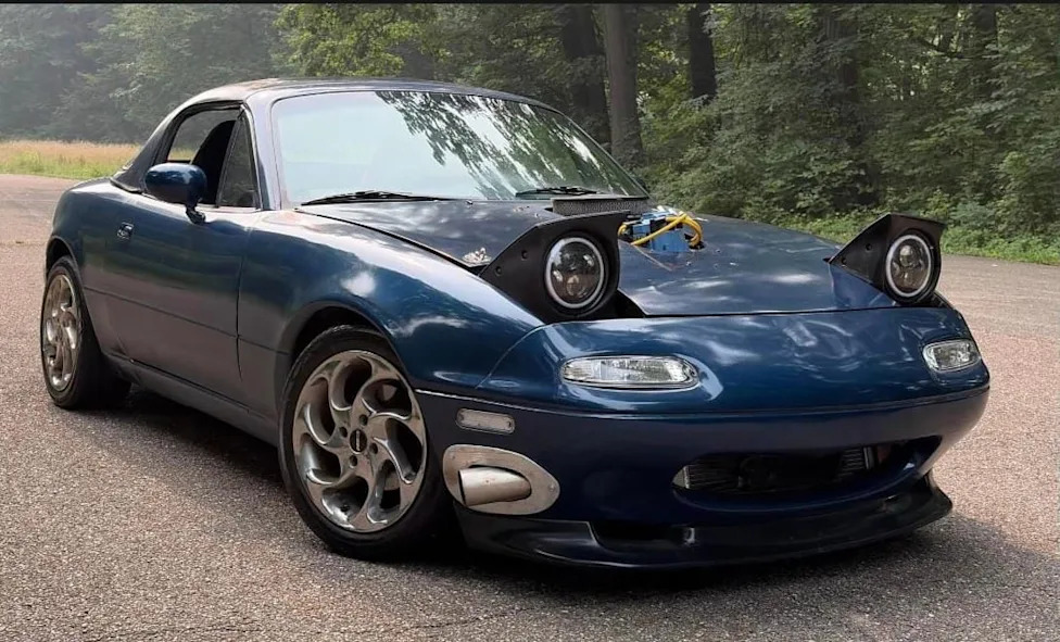 Ford, Mazda MX-5 Miata, Mazda, Ford 5.0 V8-Swapped 1992 Mazda MX-5 Miata Surfaces on Cars & Bids at No Reserve