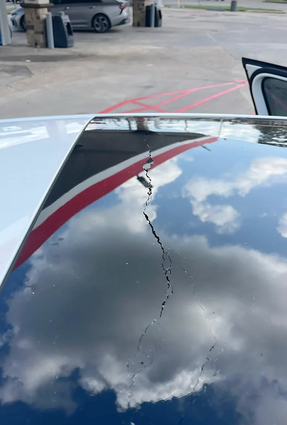 Volkswagen Driver Says Her Sunroof ‘Exploded’ While Driving on the Highway