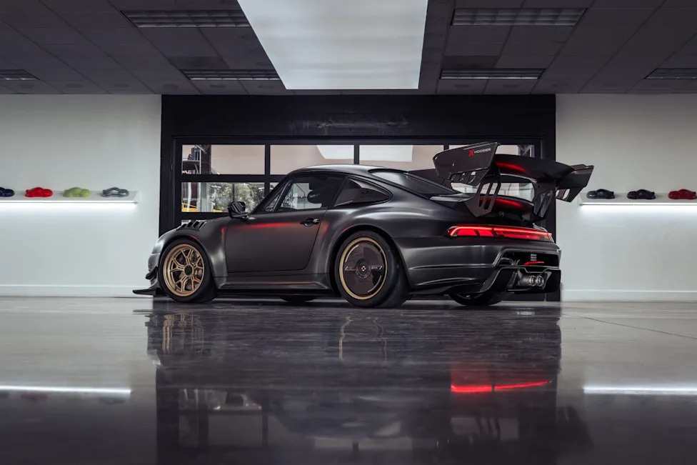 Gunther Werks GXR-Evo Pairs a Naturally Aspirated Flat-Six with a Manual and a Carbon-Fiber Body