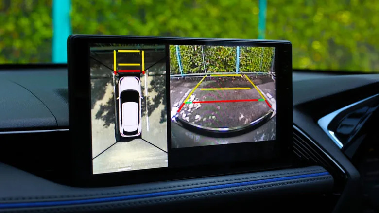 When Are Portable Apple CarPlay Screens Actually Worth It?