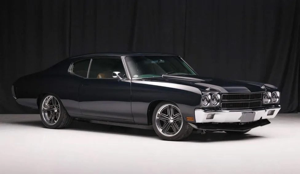 This No-Reserve 1970 Chevelle Custom Coupe Hides an LS1 Heart Under Dark Green Metallic Paint