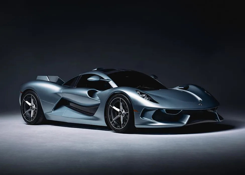 Hennessey’s 850-HP Blackbird Brings Back The Analog Hypercar