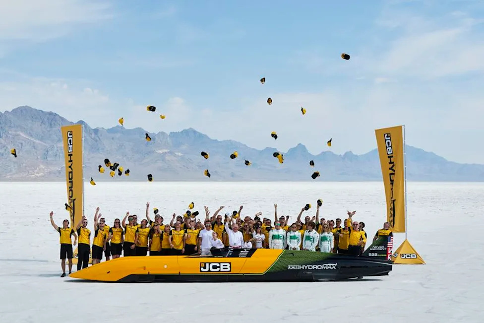 JCB Hydromax Sets 406-MPH Hydrogen Land Speed Record At Bonneville