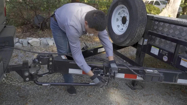 Here's What You Need To Tow Safely In Windy, Bumpy Conditions