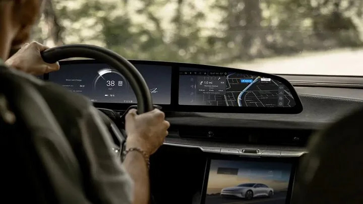Lucid's New Air Interface Comes With a $950 Asterisk