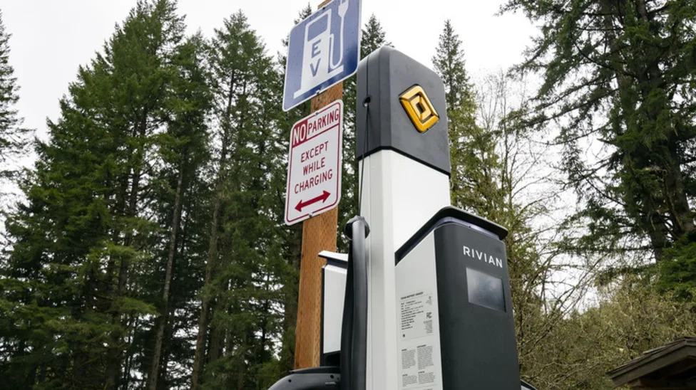 The Most Common Charging Problem With EVs (And How To Avoid It)